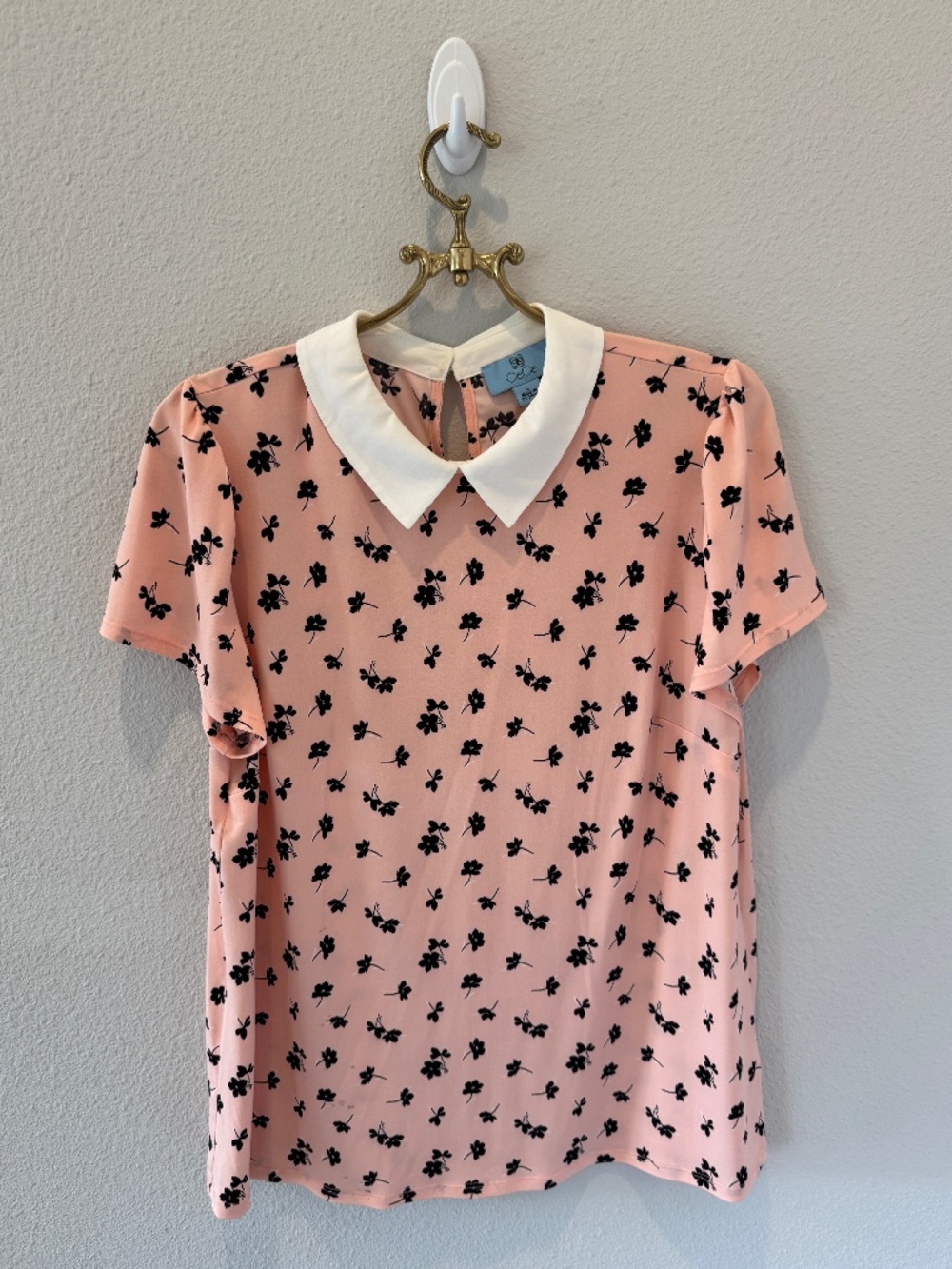 CeCe short sleeve collar blouse